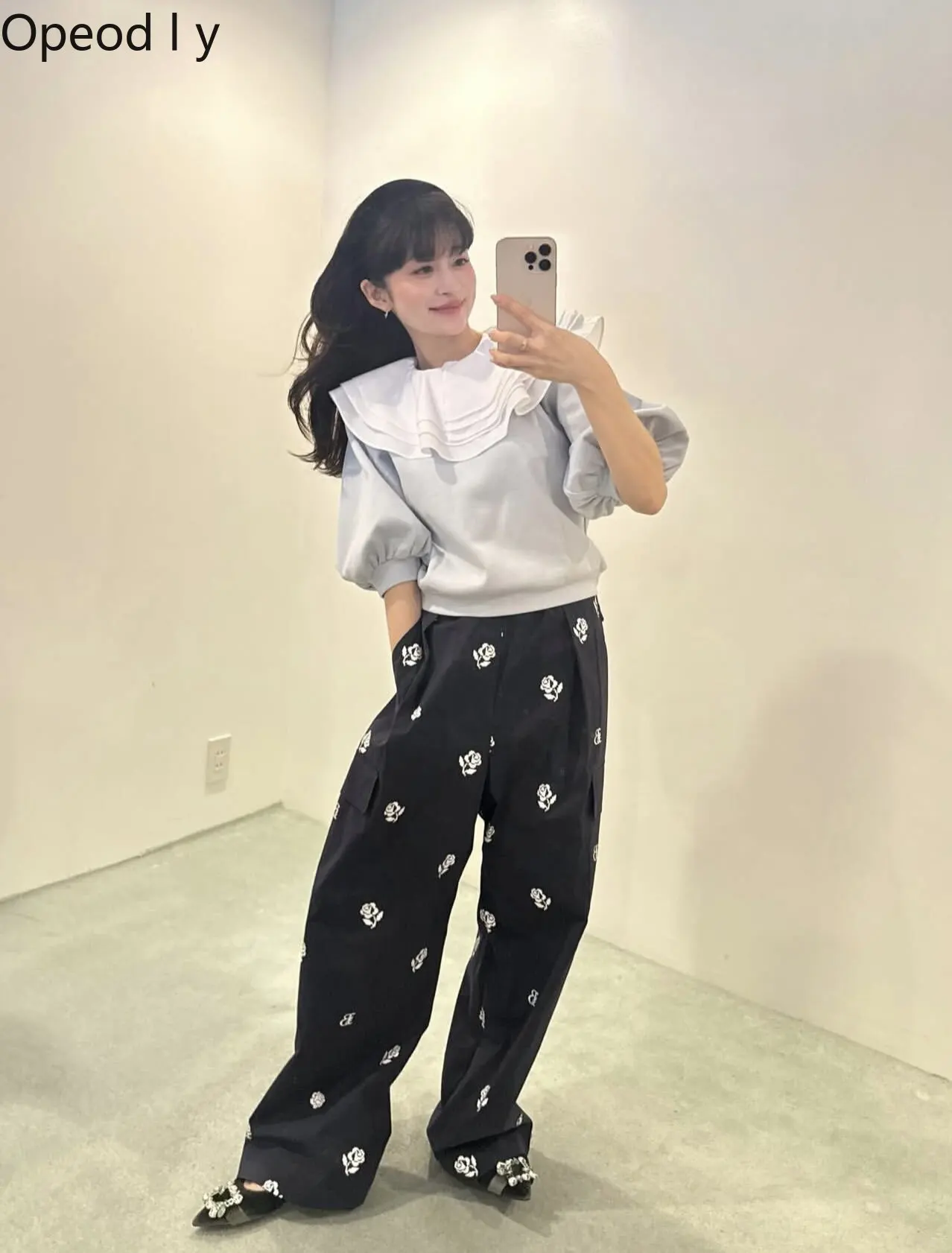 Japanese Style Ruffle Leaf Edge Lapel Short-sleeved Sweater Top Spring and Summer New Fashionable Sweet Girl Versatile Pullover
Japanese Style Ruffle Leaf Edge Lapel Short-sleeved Sweater Top Spring and Summer New Fashionable Sweet Girl Versatile Pullover