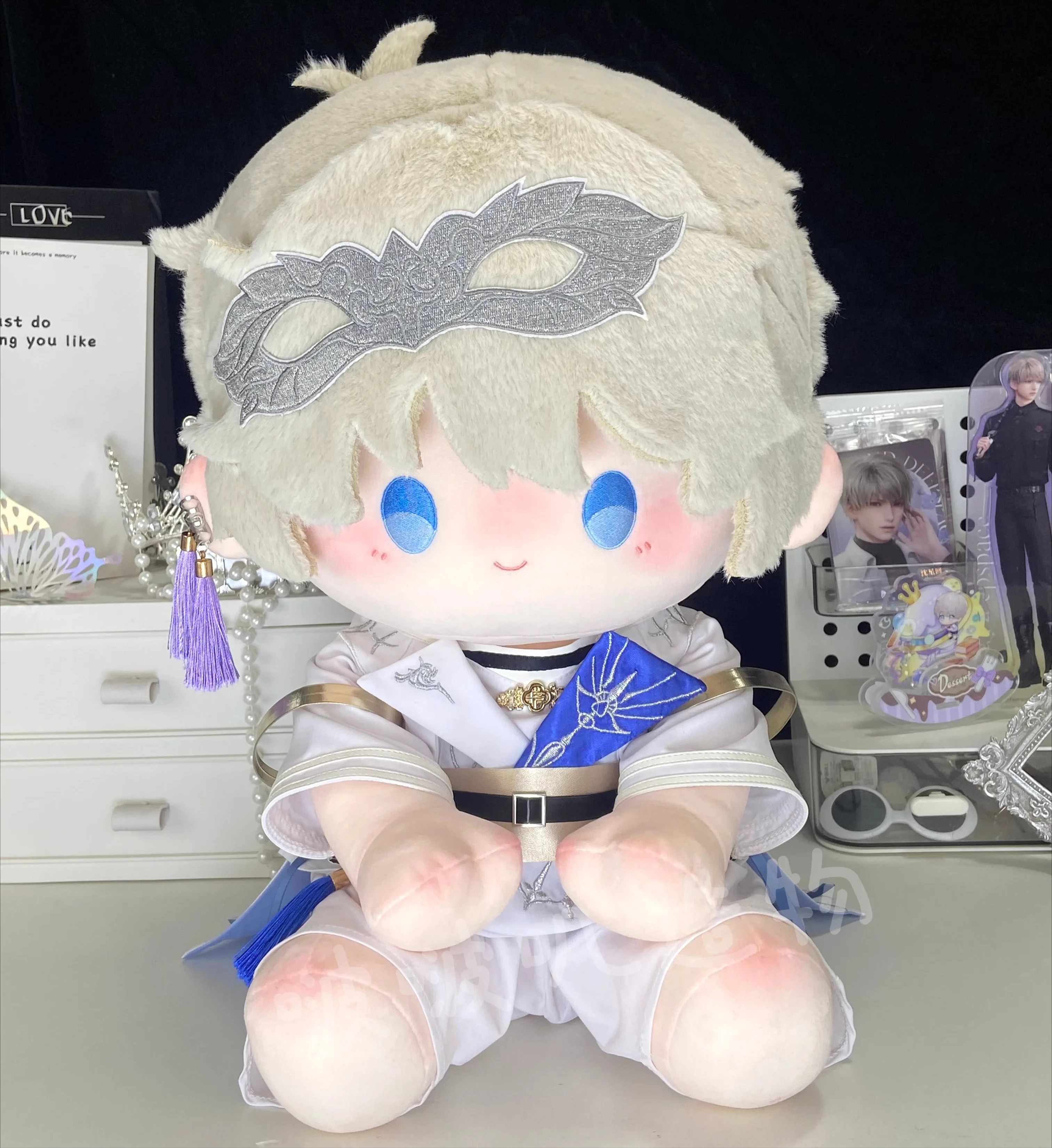 40CM Anime Love and Deepspace Xavier Cosplay Cotton Stuffed Body Costume Dress Up Sitting Posture Cartoon Figures Pillow Gift
40CM Anime Love and Deepspace Xavier Cosplay Cotton Stuffed Body Costume Dress Up Sitting Posture Cartoon Figures Pillow Gift