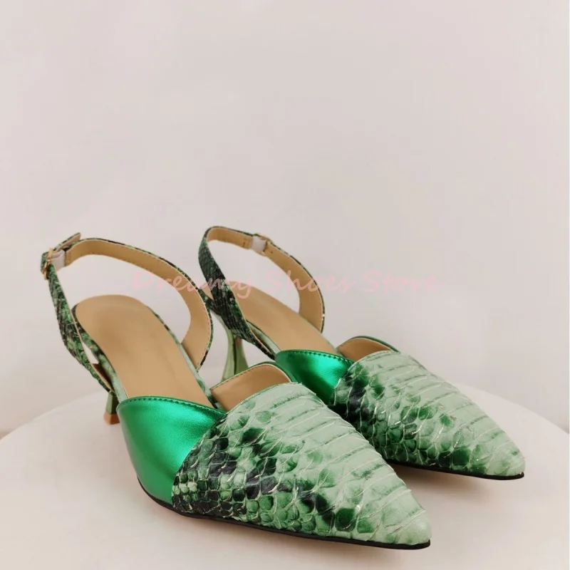 Red Patchwork Snake Print Crystal Flower Sandals Women Buckle Strap Kitten Heel Pumps Luxury Fashion Banquet Catwalk Lady Shoes
Red Patchwork Snake Print Crystal Flower Sandals Women Buckle Strap Kitten Heel Pumps Luxury Fashion Banquet Catwalk Lady Shoes