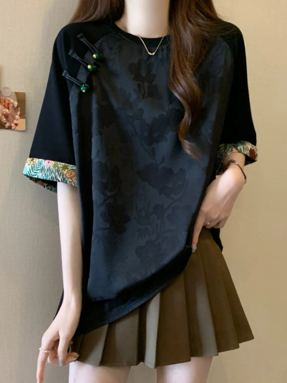 New Chinese Style Short Sleeve T-Shirt Women's Summer Large Size Base Shirt Plump Sister Slimming Zen Style Top Buttoned Splice
New Chinese Style Short Sleeve T-Shirt Women's Summer Large Size Base Shirt Plump Sister Slimming Zen Style Top Buttoned Splice