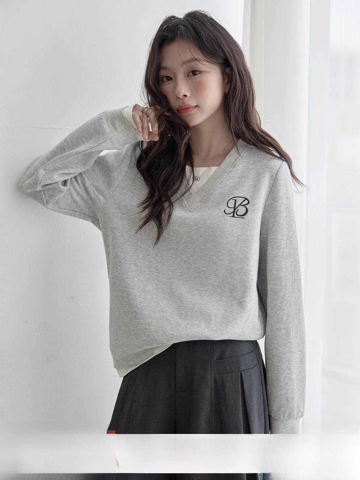 Grey Loose Long Sleeve Hoodie Women's Spring New Style Versatile Casual Fake Two-Piece Sweatshirt HUIXI Drawstring Streetwear
Grey Loose Long Sleeve Hoodie Women's Spring New Style Versatile Casual Fake Two-Piece Sweatshirt HUIXI Drawstring Streetwear