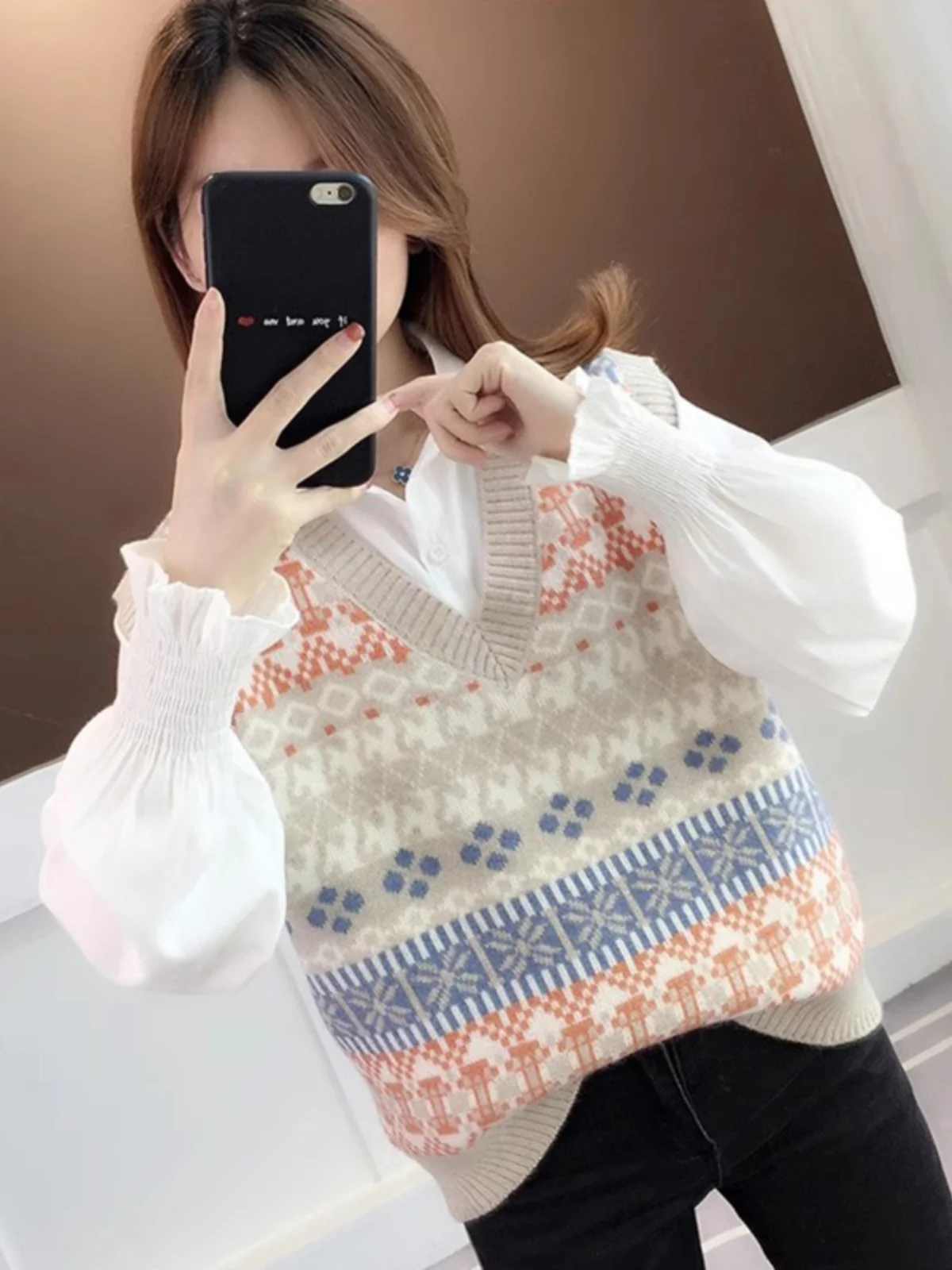 2025 New Women's Knitted Vest irt Two-Piece Set Spring Autumn Outerwear Innerwear Layering V-Ne Regular Length No Button
2025 New Women's Knitted Vest irt Two-Piece Set Spring Autumn Outerwear Innerwear Layering V-Ne Regular Length No Button