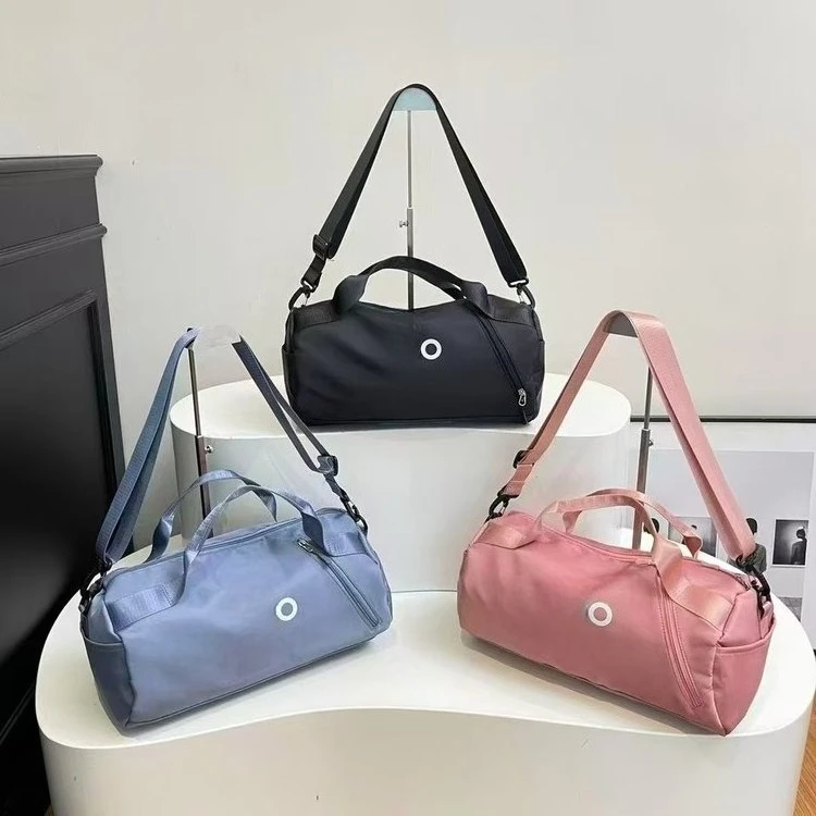 New Unisex Round Barrel Duffel Bag Large Capacity Travel Handbag Casual Minimalist Crossbody
New Unisex Round Barrel Duffel Bag Large Capacity Travel Handbag Casual Minimalist Crossbody