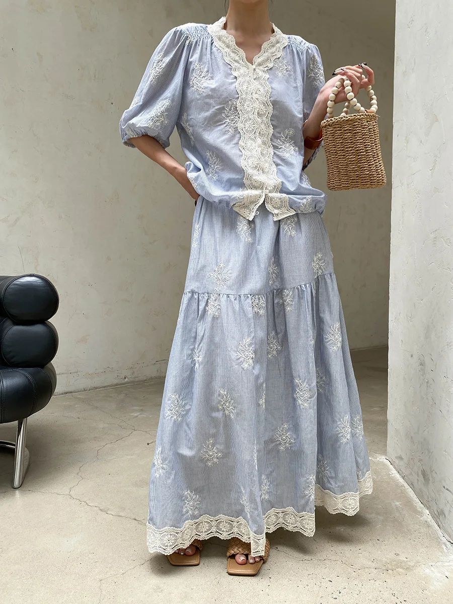 Summer Women's Casual Heavy Industry Stripe Embroidery Lace V-neck Shirt Skirt Set
Summer Women's Casual Heavy Industry Stripe Embroidery Lace V-neck Shirt Skirt Set