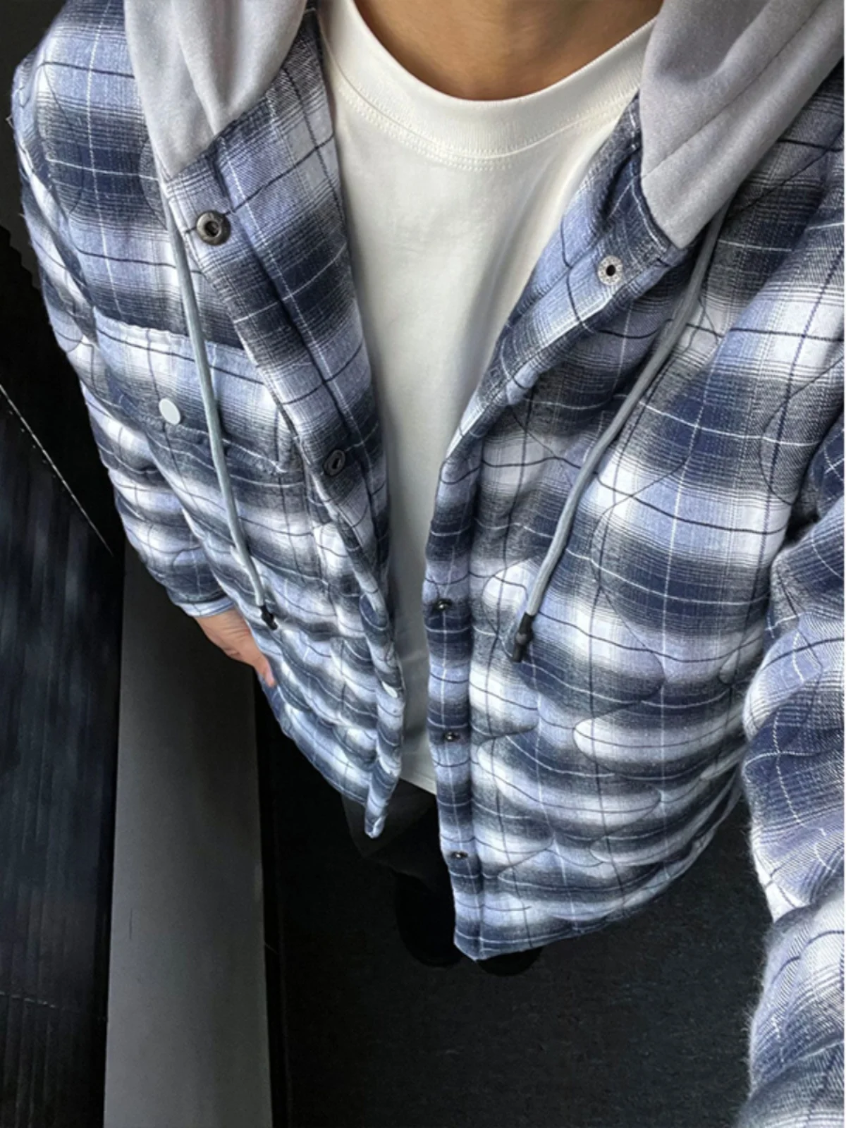 Blue adient Tie-Dye Plaid Cotton irt Jaet for Men Winter Warm Casual Loose Fit Hooded Button Closure Long Sve Coat
Blue adient Tie-Dye Plaid Cotton irt Jaet for Men Winter Warm Casual Loose Fit Hooded Button Closure Long Sve Coat