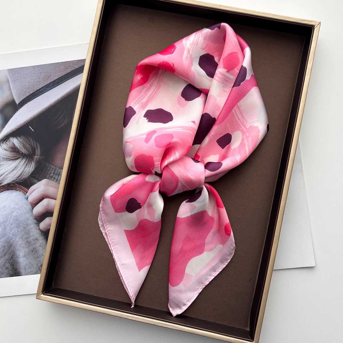 Design Print Scarf Silk Imitation Scarf Women Square Hairbands Foulard Female Bandana Neck Kerchief Headbands 2026 New
Design Print Scarf Silk Imitation Scarf Women Square Hairbands Foulard Female Bandana Neck Kerchief Headbands 2026 New