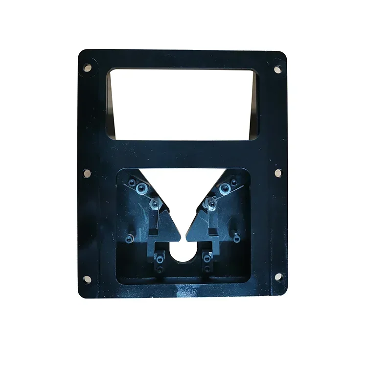 Зажим нового дизайна на раме, используемый с монтажным устройством или крючком.
Зажим нового дизайна на раме, используемый с монтажным устройством или крючком.