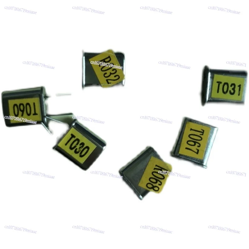 Crane Driving Wireless Industrial Remote Control Crystal Crystal Block Pairing Password Key Frequency Module
Crane Driving Wireless Industrial Remote Control Crystal Crystal Block Pairing Password Key Frequency Module