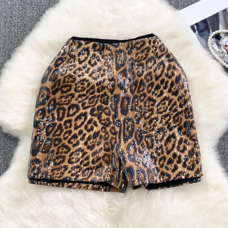 Fashion Sexy Women's Sequins Leopard Short 2023 Autumn New Collection High Waist Wide Leg Short Pant Female Trendy
Fashion Sexy Women's Sequins Leopard Short 2023 Autumn New Collection High Waist Wide Leg Short Pant Female Trendy