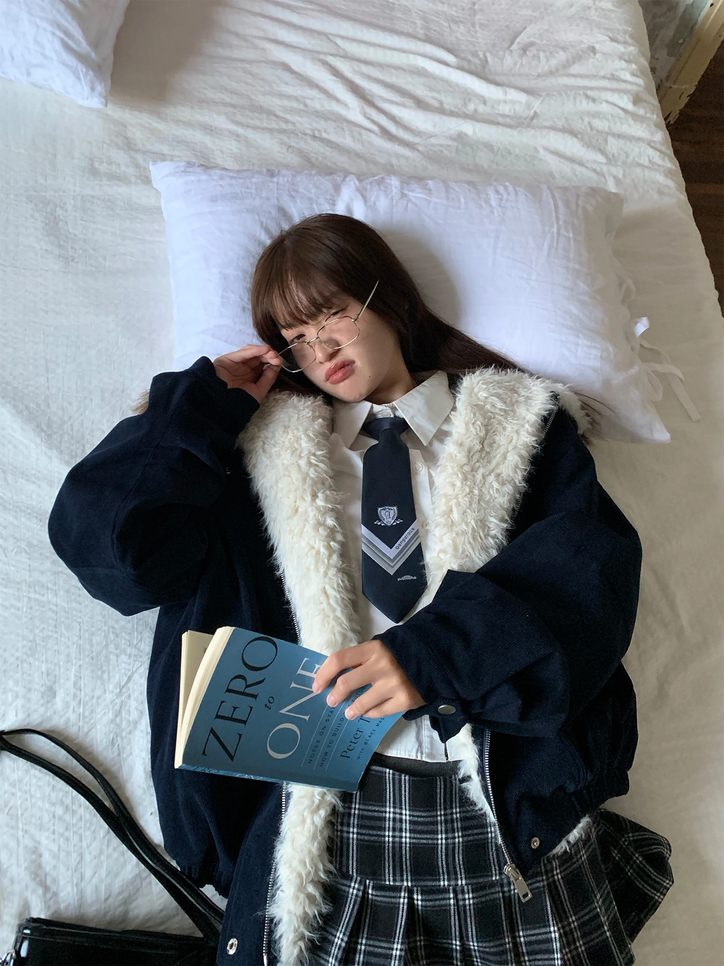 Thiened Retro Sle Women's Cotton Padded Jaet with Hood Warm Long Sve Zipper Closure Pure Color Loose Fit Coat
Thiened Retro Sle Women's Cotton Padded Jaet with Hood Warm Long Sve Zipper Closure Pure Color Loose Fit Coat