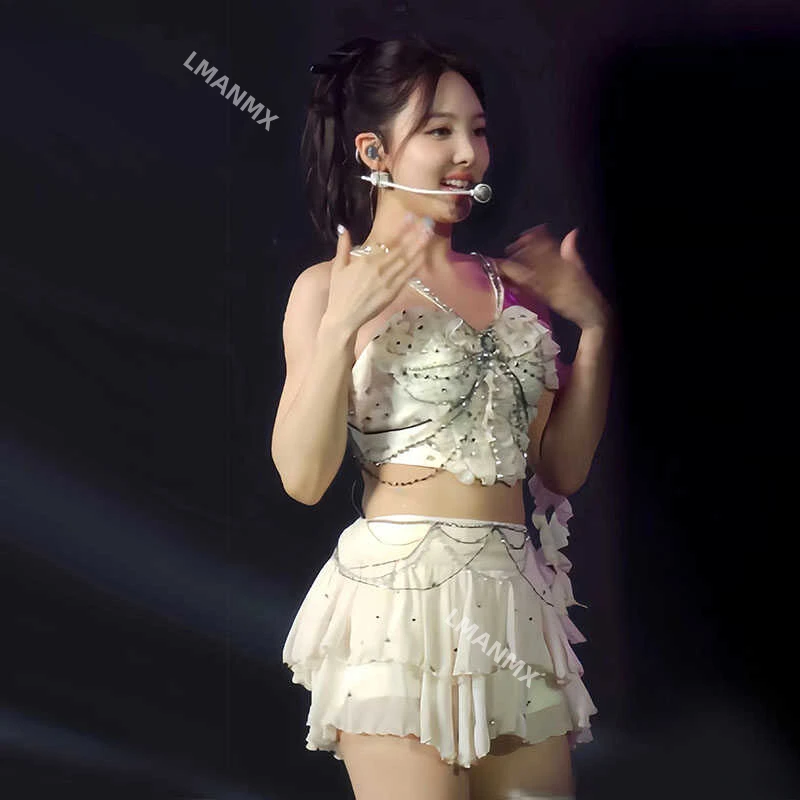 Sexy Sling Crop Tops Irregular Skirt Jazz Dancer Costumes Women Group Singer Dance Outfits New Dance Clothing Stage Kpop Clothes
Sexy Sling Crop Tops Irregular Skirt Jazz Dancer Costumes Women Group Singer Dance Outfits New Dance Clothing Stage Kpop Clothes