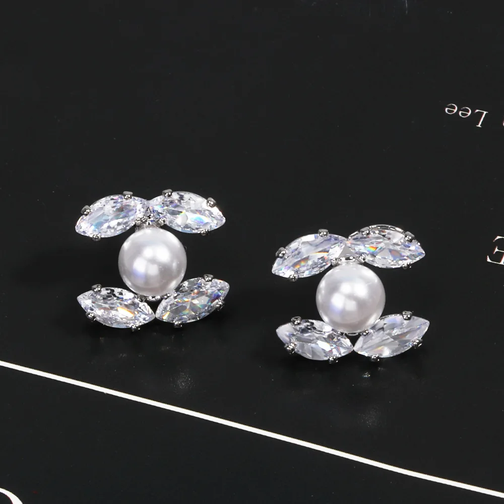 CC pearl zircon earrings for women light luxury high-end unique earrings 2025 new hot style temperament earrings
CC pearl zircon earrings for women light luxury high-end unique earrings 2025 new hot style temperament earrings