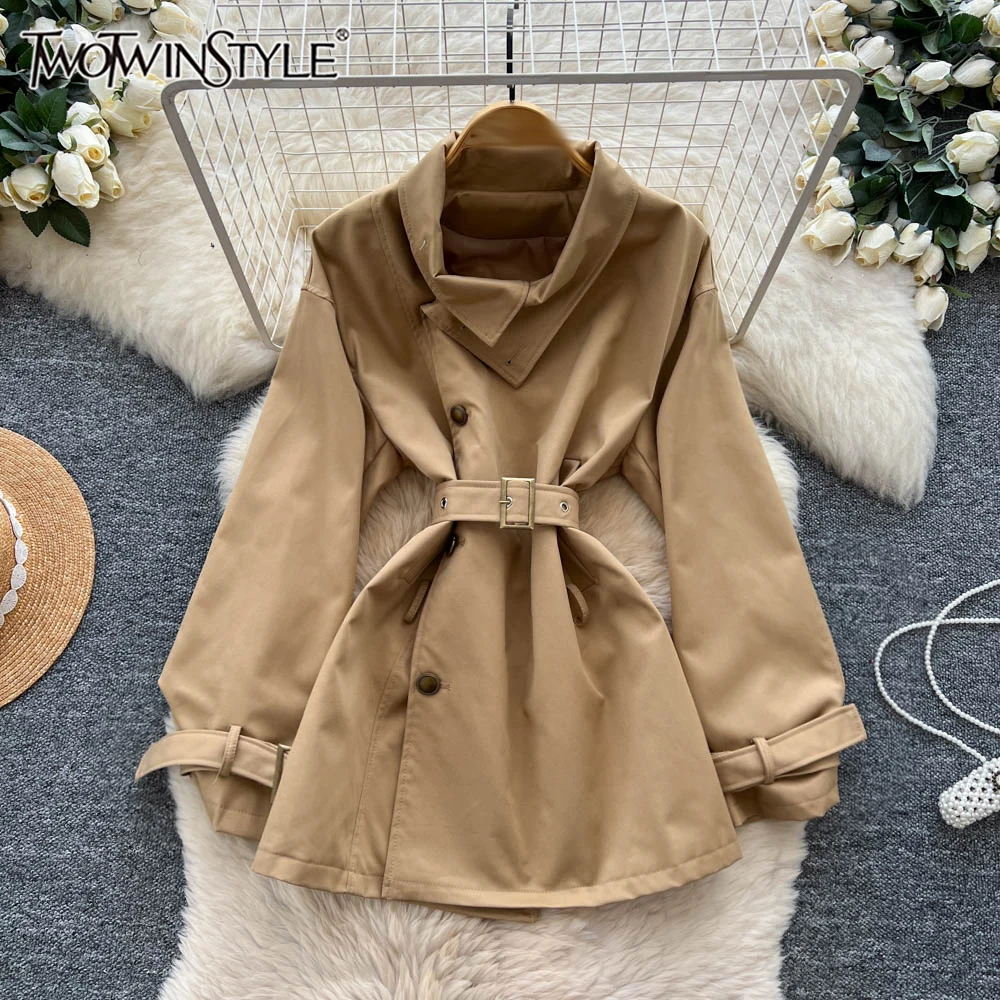 TWOTWINSTYLE British Style Vintage Solid Jakcets For Women Stand Collar Long Sleeve Spliced Belt Casual Coat Female KJA549903
TWOTWINSTYLE British Style Vintage Solid Jakcets For Women Stand Collar Long Sleeve Spliced Belt Casual Coat Female KJA549903