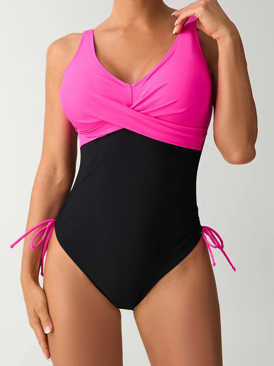 Женский купальник 2026, Новое поступление, цельный купальник с крестом, женский пляжный боди, женский купальный костюм, монокини для плавания
Женский купальник 2026, Новое поступление, цельный купальник с крестом, женский пляжный боди, женский купальный костюм, монокини для плавания