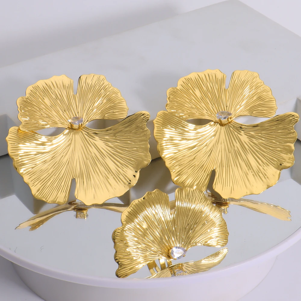 African Gold Color Luxury Flower Shaped Earrings and Ring 2Pcs Set For Women Special Design Jewelry Set Gift For Party
African Gold Color Luxury Flower Shaped Earrings and Ring 2Pcs Set For Women Special Design Jewelry Set Gift For Party