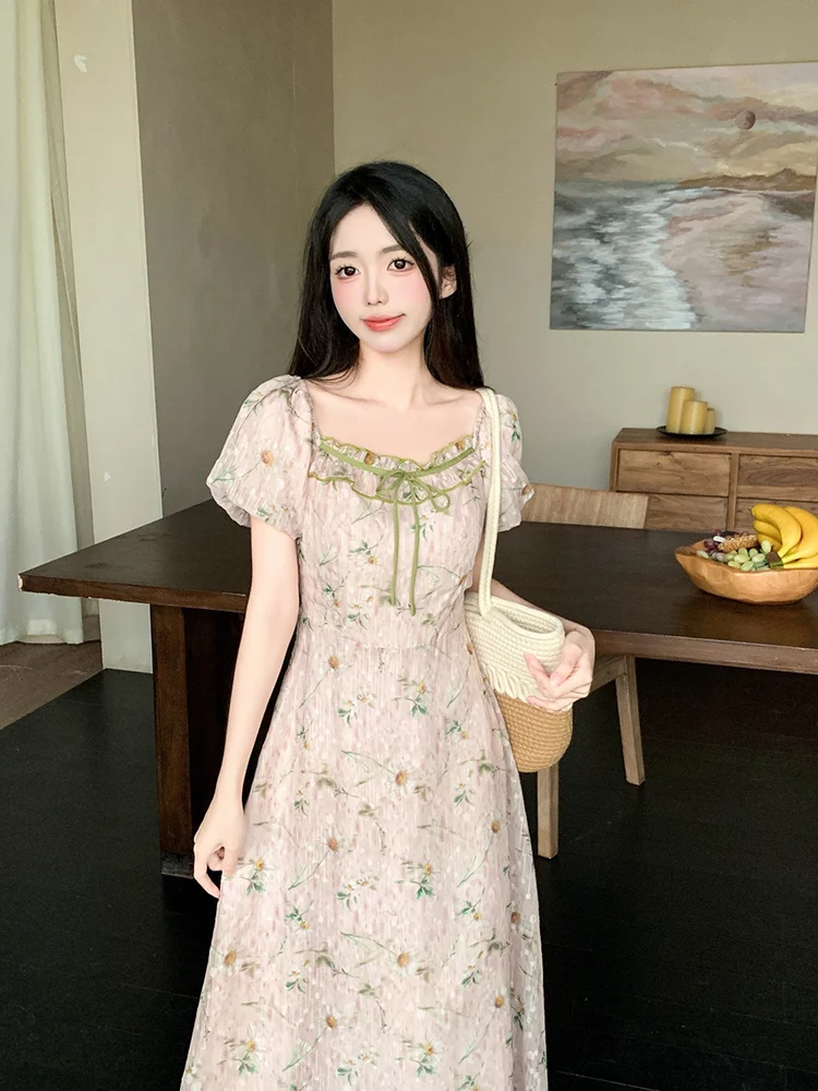 Square Collar Floral Dress Women's Summer New Chubby Girl Seaside Holiday Wear A- line
Square Collar Floral Dress Women's Summer New Chubby Girl Seaside Holiday Wear A- line