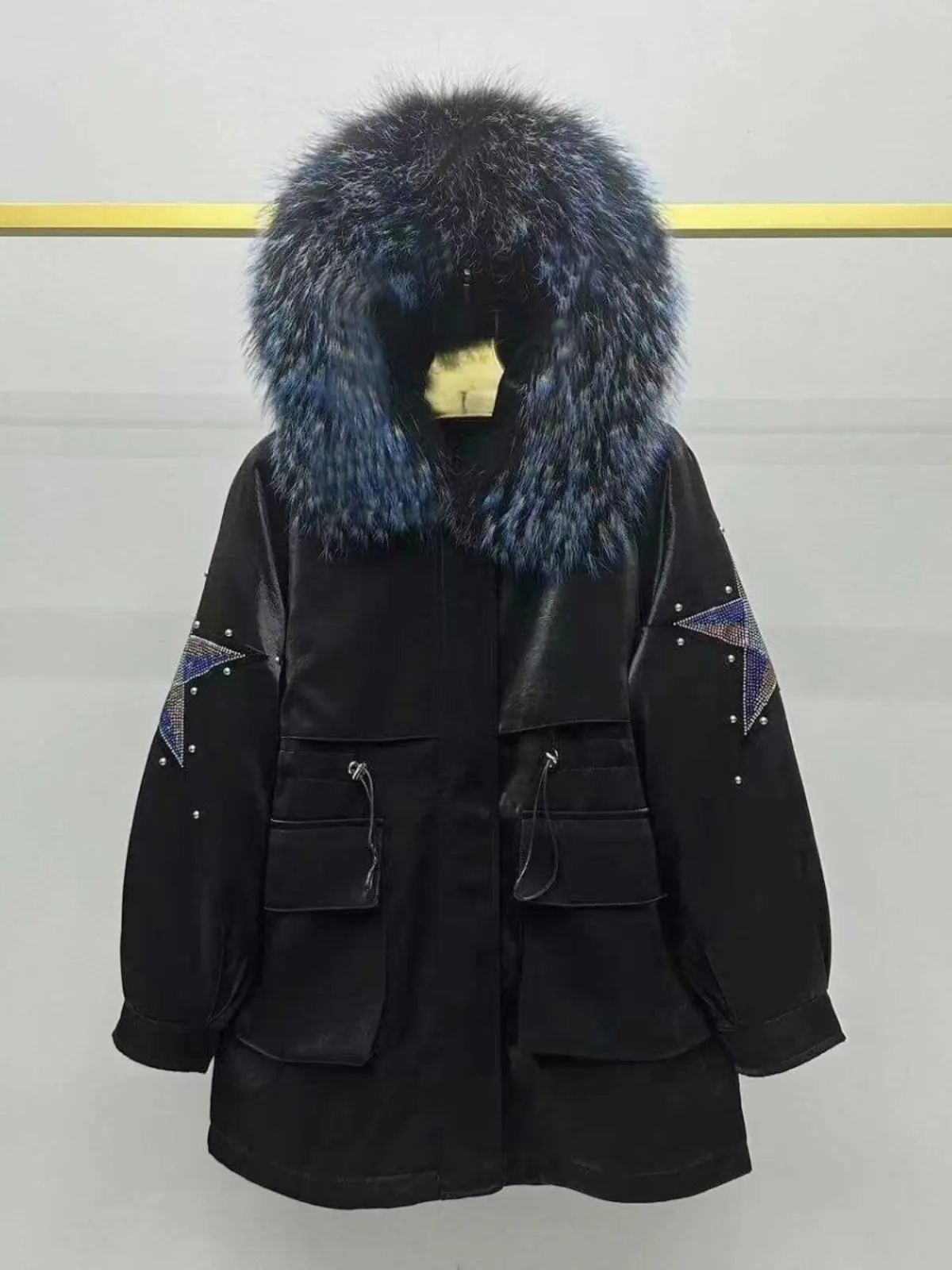 Winter Fashion Lady Parkas Mid-long Long Sleeve Loose Zip Large Fur Collar Wadded Jacket Trendy Hot Diamonds Fur Liner Overcoat
Winter Fashion Lady Parkas Mid-long Long Sleeve Loose Zip Large Fur Collar Wadded Jacket Trendy Hot Diamonds Fur Liner Overcoat