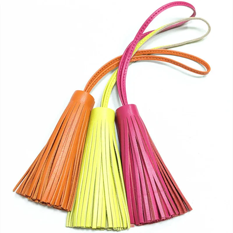 Sheepskin tassel grass skirt women's bag pendant 2025 new luxury design genuine leather car pendant women's bag DIY pendant
Sheepskin tassel grass skirt women's bag pendant 2025 new luxury design genuine leather car pendant women's bag DIY pendant