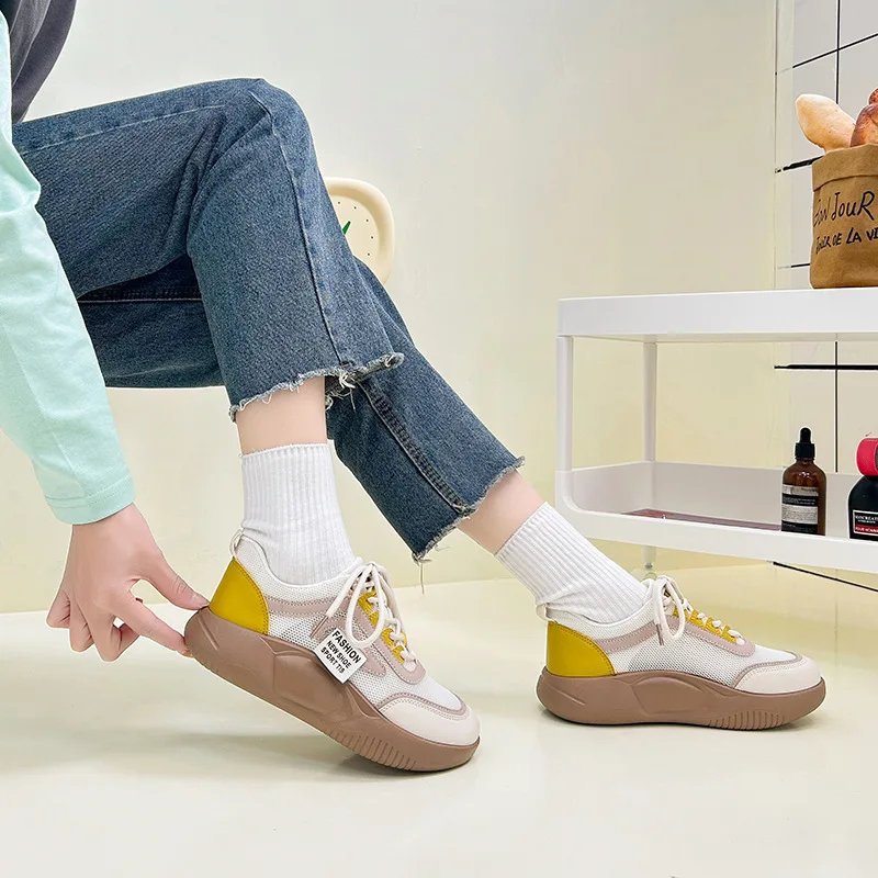 2025 Versatile Korean version mesh white sneakers, new student mesh shoes with casual soles, breathable and odorless board shoes
2025 Versatile Korean version mesh white sneakers, new student mesh shoes with casual soles, breathable and odorless board shoes