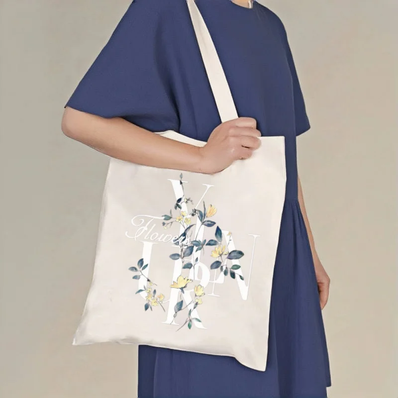 1pc Floral Monogram "YKN URN" Print Canvas Tote Bag, Watercolor Flower Shoulder Bag
1pc Floral Monogram "YKN URN" Print Canvas Tote Bag, Watercolor Flower Shoulder Bag