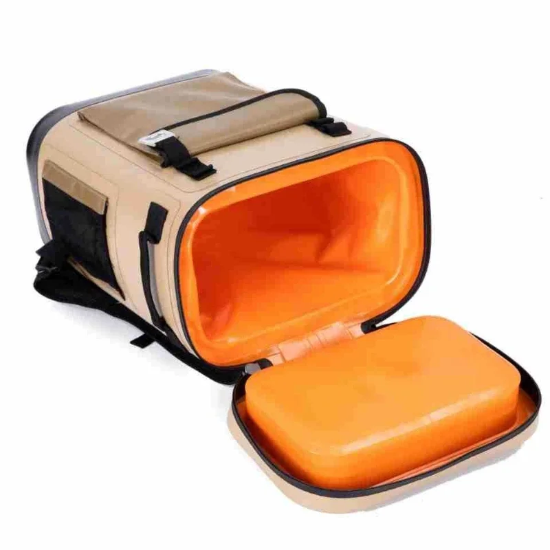 Camping modern simple waterproof beverage backpack, crisper outdoor portable picnic double shoulder thermal insulation bag
Camping modern simple waterproof beverage backpack, crisper outdoor portable picnic double shoulder thermal insulation bag
