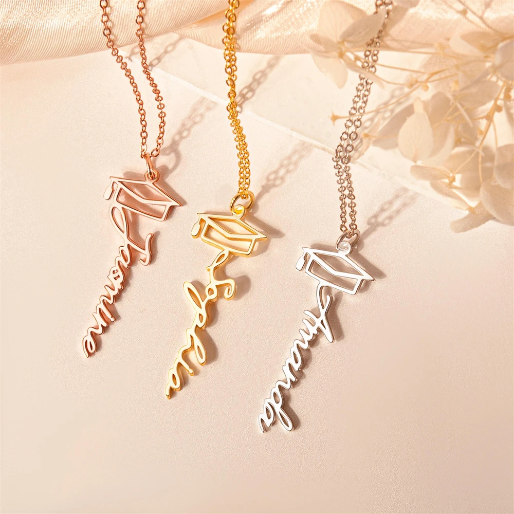 Fashion Name Necklace Stainless Steel Jewelry Personalized Bachelor Cap Necklace For Girls Collares Tendencia 2025
Fashion Name Necklace Stainless Steel Jewelry Personalized Bachelor Cap Necklace For Girls Collares Tendencia 2025