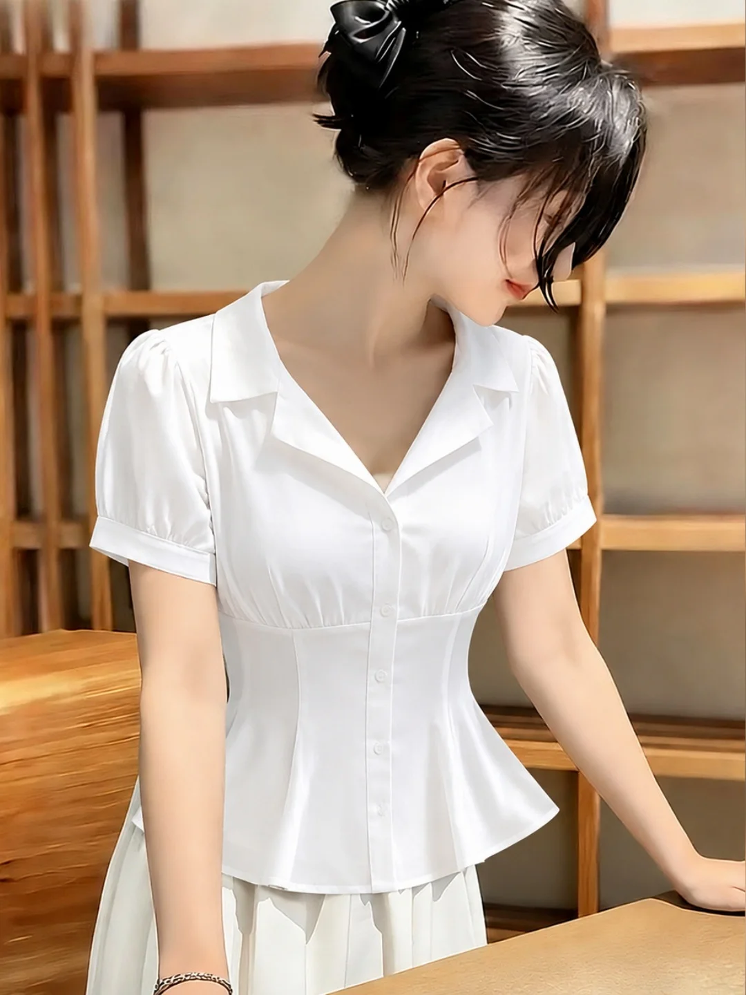 Elegant Short Sleeve Shirt Women's Fitted Waist Design Turn-down Collar Pure Color Summer Fashionable Versatile Comfortable Top
Elegant Short Sleeve Shirt Women's Fitted Waist Design Turn-down Collar Pure Color Summer Fashionable Versatile Comfortable Top