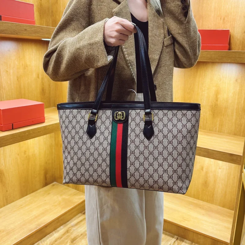 Новая женская сумка через плечо для осени и зимы 2026: модная трендовая сумка-багет, вместительная сумка-тоут высокого качества для женщин
Новая женская сумка через плечо для осени и зимы 2026: модная трендовая сумка-багет, вместительная сумка-тоут высокого качества для женщин