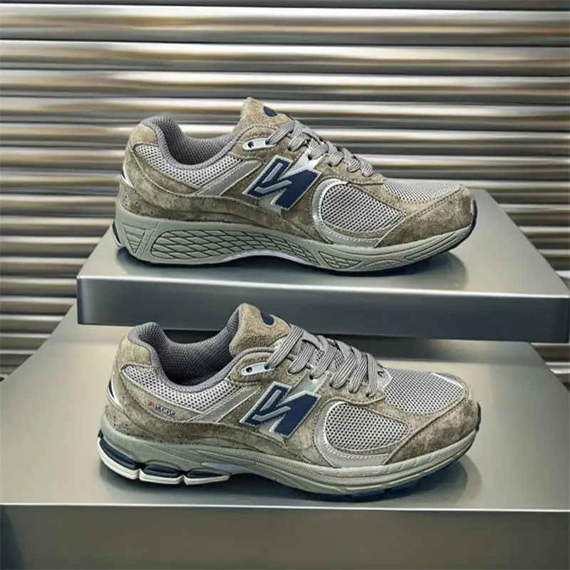 Top Picks: Versatile and Trendy Running Shoes paired with Comfortable Soft-Soled Casual Sports Shoes
Top Picks: Versatile and Trendy Running Shoes paired with Comfortable Soft-Soled Casual Sports Shoes