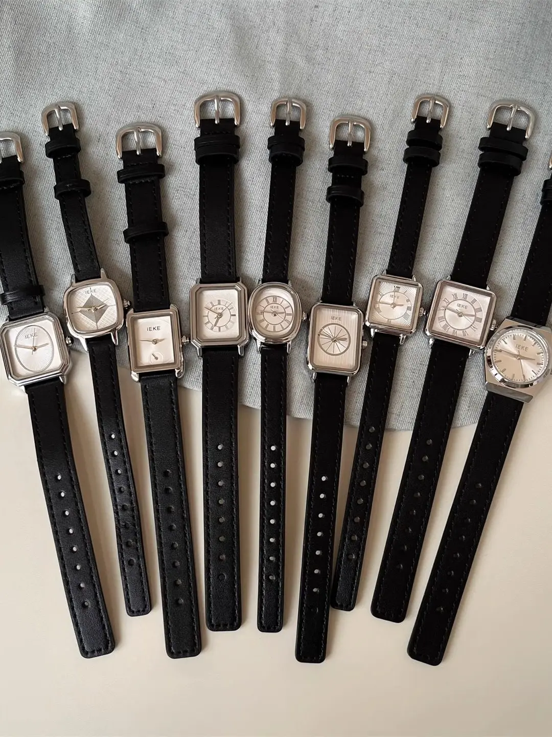 Black Series Women'S Watch 2026 New Collection, Luxury French Retro High-End Ladies' Wristwatch, Creative Gift For Women
Black Series Women'S Watch 2026 New Collection, Luxury French Retro High-End Ladies' Wristwatch, Creative Gift For Women