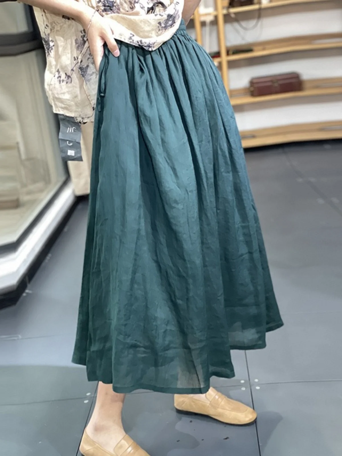 Summer Women's Loose Cotton Linen Midi Skirt A-Line Pure Color Double Layered Dra Slimming Ele Versatile High Waist
Summer Women's Loose Cotton Linen Midi Skirt A-Line Pure Color Double Layered Dra Slimming Ele Versatile High Waist