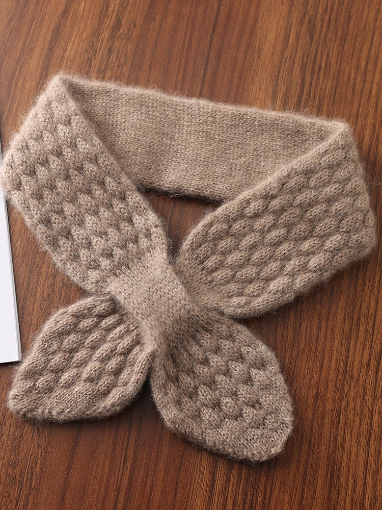 Warm Woolen Knitted Small Scarf for Women Neck Protection Fashionable Decorative Punching Design Versatile for Autumn And Winter
Warm Woolen Knitted Small Scarf for Women Neck Protection Fashionable Decorative Punching Design Versatile for Autumn And Winter