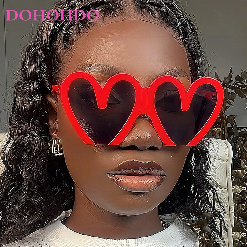 DOHOHDO New Designer Heart Sunglasses For Women Fashion Steampunk Trendy Female Sun Glasses Party Lovely Eyewear Accessory UV400
DOHOHDO New Designer Heart Sunglasses For Women Fashion Steampunk Trendy Female Sun Glasses Party Lovely Eyewear Accessory UV400