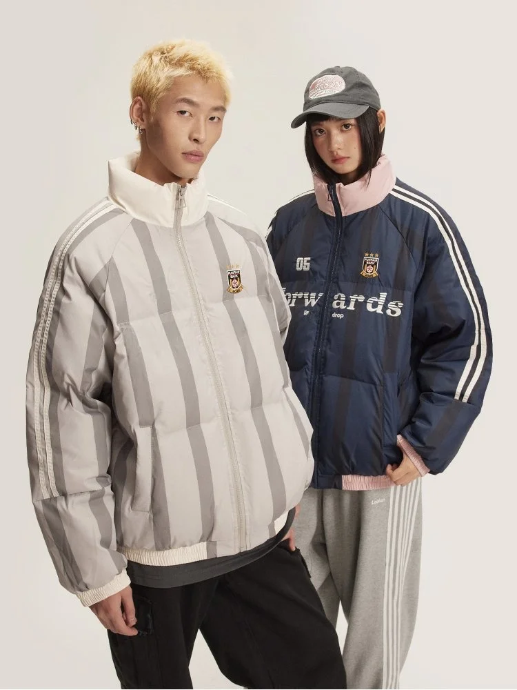 Американская ретро-куртка в полоску для пар, утепленная, с воротником-стойкой, зимняя верхняя одежда, хлопковая одежда Cleanfit, с длинными рукавами, на молнии
Американская ретро-куртка в полоску для пар, утепленная, с воротником-стойкой, зимняя верхняя одежда, хлопковая одежда Cleanfit, с длинными рукавами, на молнии