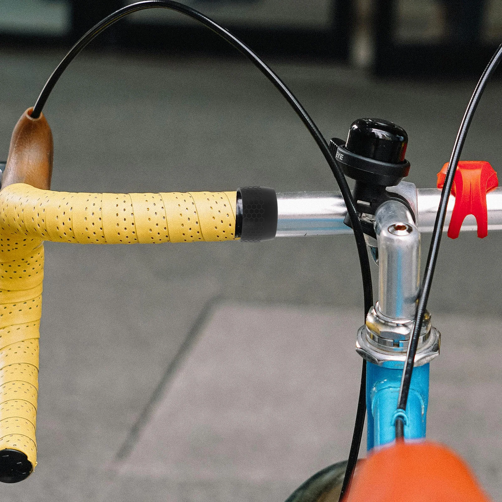 2Pcs Bike Handlebar Grips Fixing Rings Rubber Non-Slip Organizers for Road Bike Handlebar Tape Cable Management Cycling
2Pcs Bike Handlebar Grips Fixing Rings Rubber Non-Slip Organizers for Road Bike Handlebar Tape Cable Management Cycling