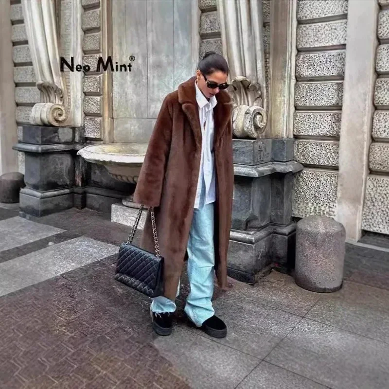 Шуба из искусственного норкового меха, женское длинное пальто, меховая куртка с плюшевым мишкой, винтажная зимняя теплая одежда с кофейными лацканами в уличном стиле
Шуба из искусственного норкового меха, женское длинное пальто, меховая куртка с плюшевым мишкой, винтажная зимняя теплая одежда с кофейными лацканами в уличном стиле