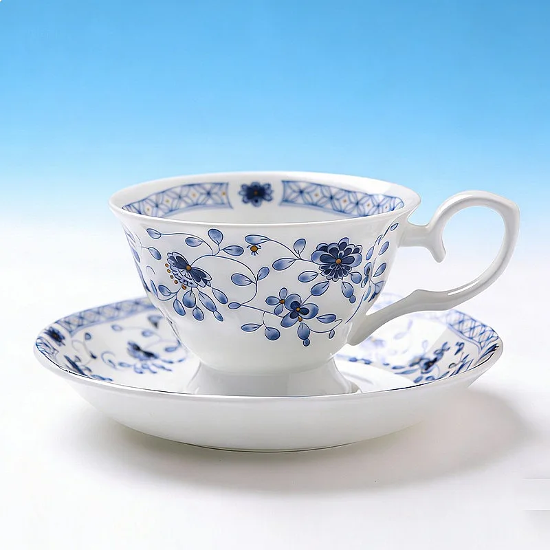 Bone China Blue And White Porcelain Coffee Cup Saucer Set English Style For Home Afternoon Tea Drinkware Gift Collection
Bone China Blue And White Porcelain Coffee Cup Saucer Set English Style For Home Afternoon Tea Drinkware Gift Collection