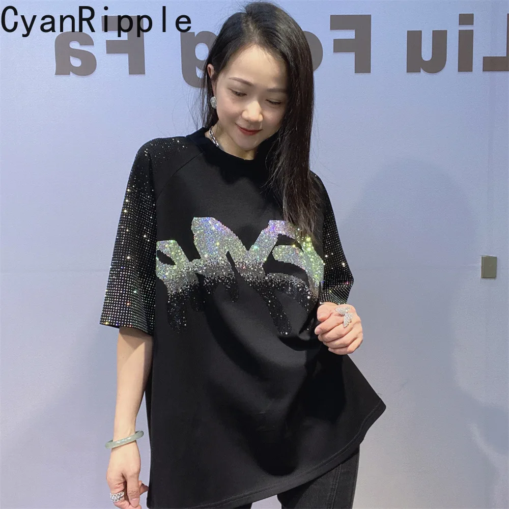 2026 New Spring Summer Oversize Women Pullover Top Shiny Letters Hot Diamonds Mid-long Round Neck Casual Short Sleeve T-shirts
2026 New Spring Summer Oversize Women Pullover Top Shiny Letters Hot Diamonds Mid-long Round Neck Casual Short Sleeve T-shirts