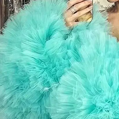 Delicate Full Tierred Sleeve Coats Women Long Jacket Red Ball Gown Fluffy Mesh Women Coat Robes Party Dress Extra Ruffle Tulle
Delicate Full Tierred Sleeve Coats Women Long Jacket Red Ball Gown Fluffy Mesh Women Coat Robes Party Dress Extra Ruffle Tulle