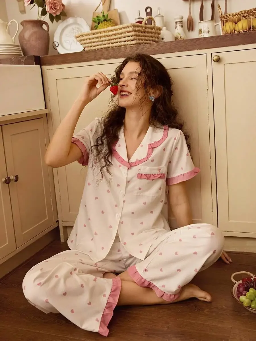 Womens Heart Print Ruffled Pajama Set With Short Sleeves And Turn-Down Collar
Womens Heart Print Ruffled Pajama Set With Short Sleeves And Turn-Down Collar