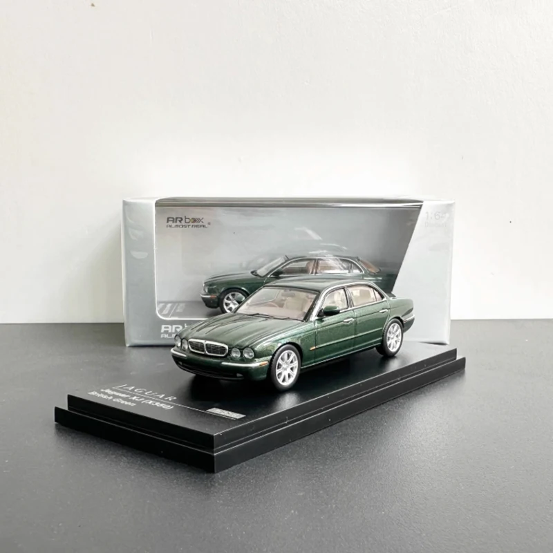 Почти настоящий литой под давлением масштаб 1:64 Jaguar XJ X350, ограниченная серия, модель автомобиля из сплава, коллекция украшений, подарочные игрушки, статический дисплей
Почти настоящий литой под давлением масштаб 1:64 Jaguar XJ X350, ограниченная серия, модель автомобиля из сплава, коллекция украшений, подарочные игрушки, статический дисплей