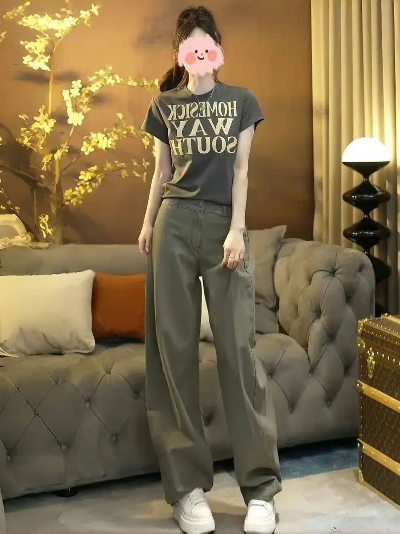 Fashionable Sporty Slim Fit Short Sleeve Two Piece Set for Women Summer New Arrival European Style Letter Print Casual Outfit
Fashionable Sporty Slim Fit Short Sleeve Two Piece Set for Women Summer New Arrival European Style Letter Print Casual Outfit