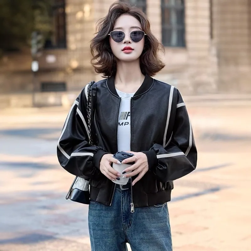 Women's Short Leather Jacket 2025 Spring Autumn Korean Fashion Casual Baseball Jacket Loose Fit Slimming Outerwear for Women
Women's Short Leather Jacket 2025 Spring Autumn Korean Fashion Casual Baseball Jacket Loose Fit Slimming Outerwear for Women