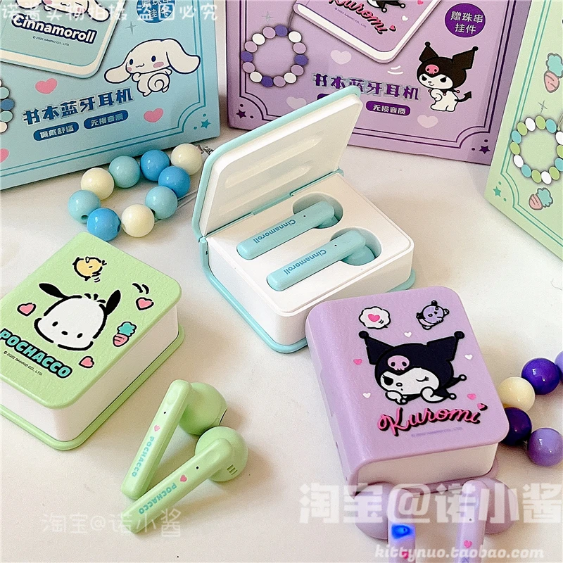 Kawaii Kuromi Cinnamoroll почтовые беспроводные шумоподавляющие наушники Sanrio аниме девушка сердце Милая книга форма Bluetooth гарнитура
Kawaii Kuromi Cinnamoroll почтовые беспроводные шумоподавляющие наушники Sanrio аниме девушка сердце Милая книга форма Bluetooth гарнитура
