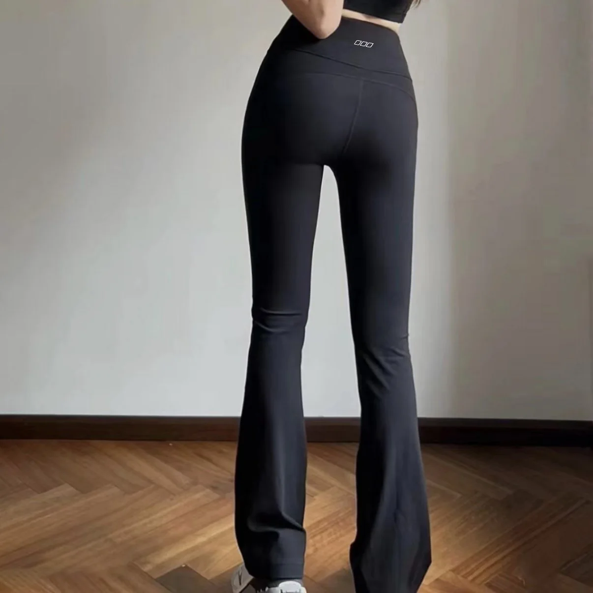 2025 New Micro-large Shark Pants Female External Wear Summer High-waisted Buttock Bottoming Thin Black Yoga Flare Pants
2025 New Micro-large Shark Pants Female External Wear Summer High-waisted Buttock Bottoming Thin Black Yoga Flare Pants