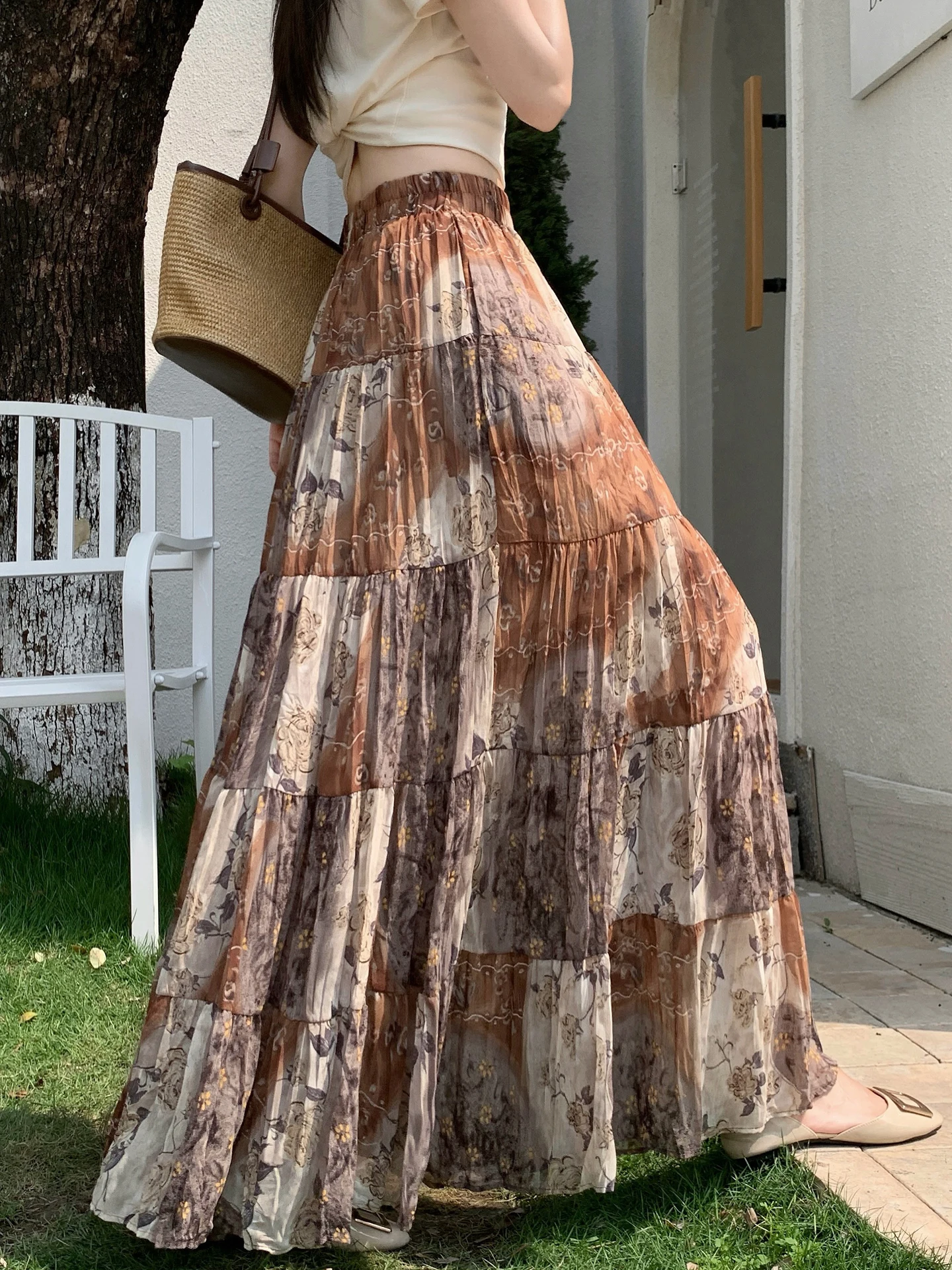 Retro Print Chiffon Pleated Long Half Skirt Women Summer New High Waist Hip Concealing Slimming Drape A-Line Maxi Skirt
Retro Print Chiffon Pleated Long Half Skirt Women Summer New High Waist Hip Concealing Slimming Drape A-Line Maxi Skirt