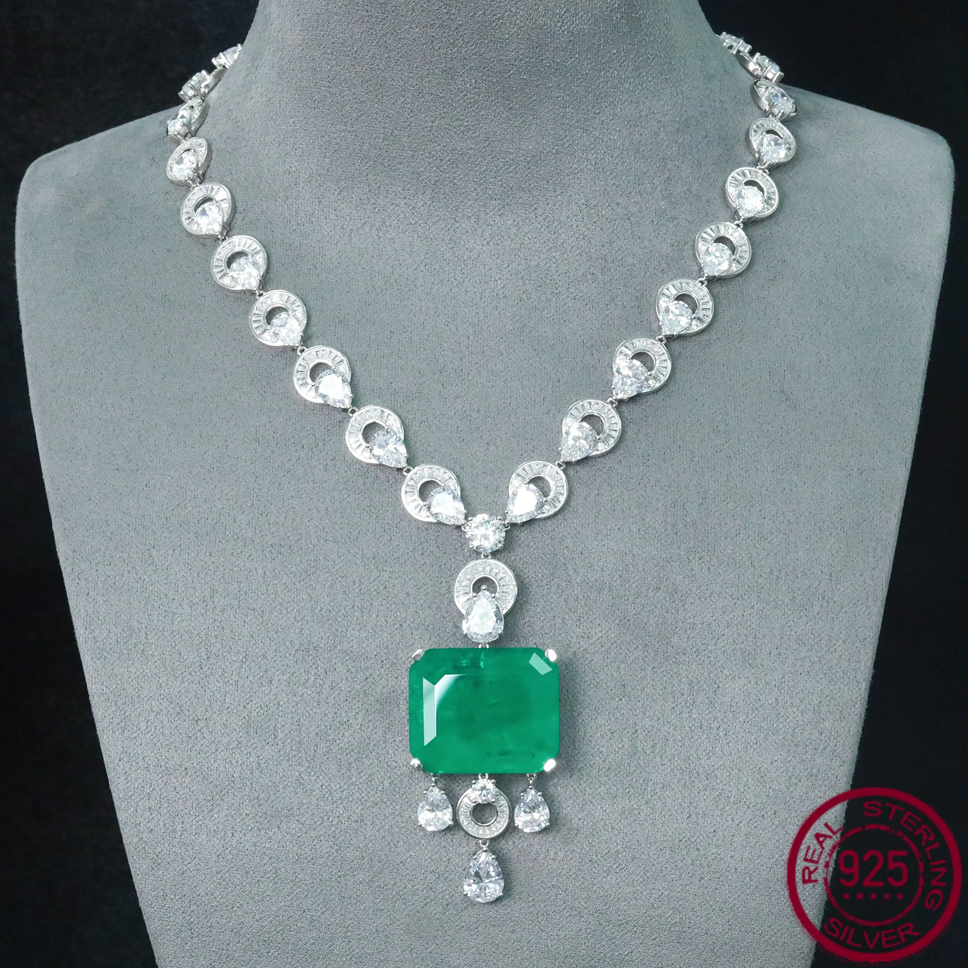 New S925 Pure Silver Muzo Green Artdeco Decorative Art Series Necklace Fashion Versatile Wedding Jewelry
New S925 Pure Silver Muzo Green Artdeco Decorative Art Series Necklace Fashion Versatile Wedding Jewelry
