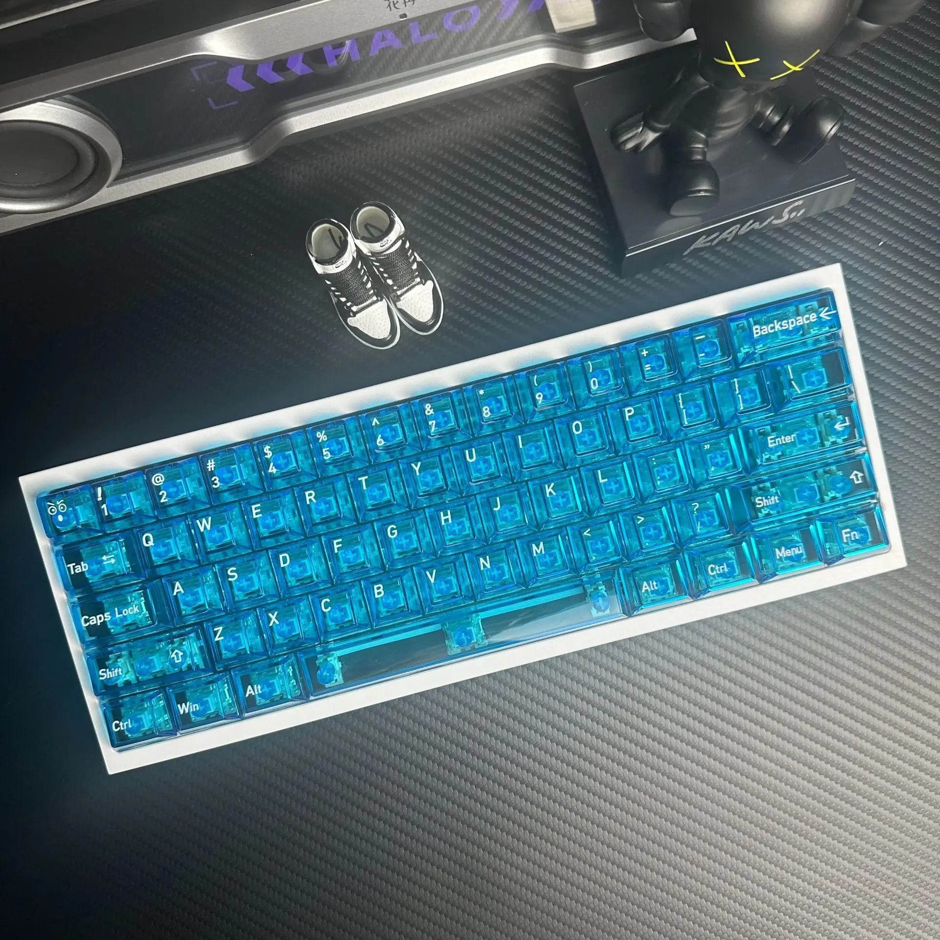 Snow Mountain Blue Transparent Original Transparent Keycap Adapted to Meijia Lion mad68/Night Demon ez63/wotting
Snow Mountain Blue Transparent Original Transparent Keycap Adapted to Meijia Lion mad68/Night Demon ez63/wotting