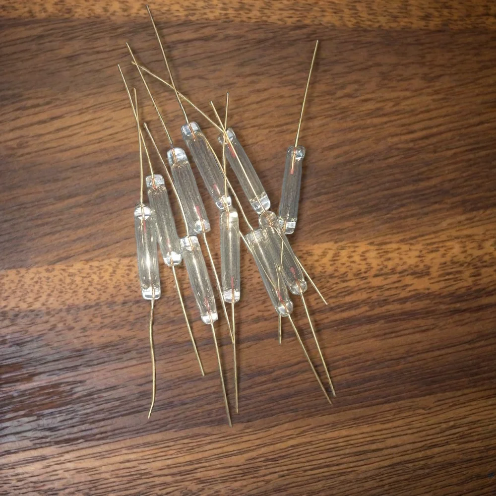 20 Axial Lamp + 20 Bayonet lamps + 30x led fuse lamps +20 screw lamps +20 lead wire lamps
20 Axial Lamp + 20 Bayonet lamps + 30x led fuse lamps +20 screw lamps +20 lead wire lamps
