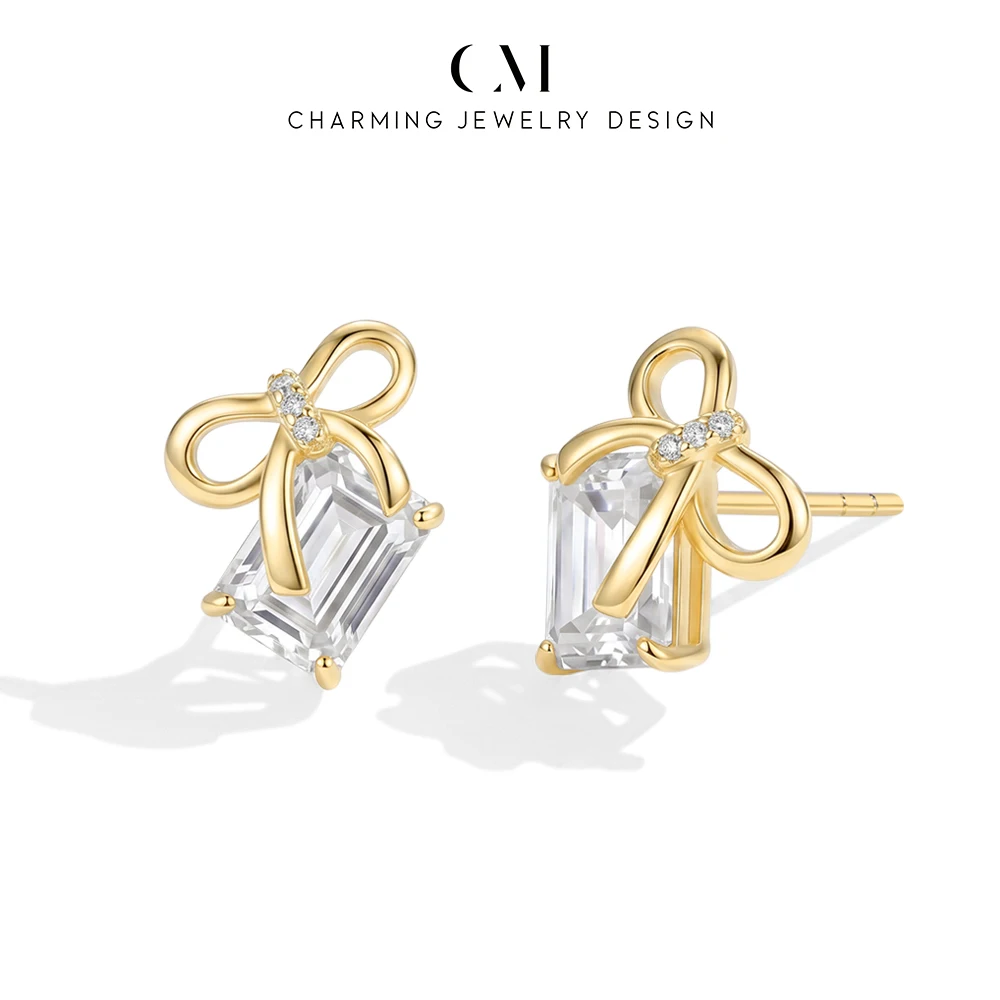 CHARMING 2026 Bowknot Emerald Cut Moissanite Earring 925 Sterling Silver for Women Party Gifts Daily Jewelry Wedding Anniversary
CHARMING 2026 Bowknot Emerald Cut Moissanite Earring 925 Sterling Silver for Women Party Gifts Daily Jewelry Wedding Anniversary